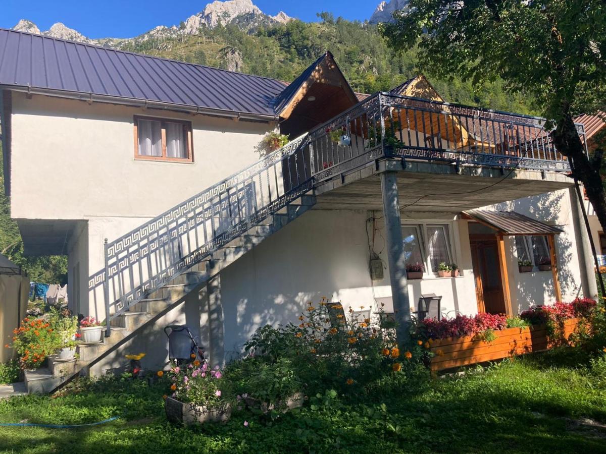 Bujtina Arturi Gjestgiverier Valbone