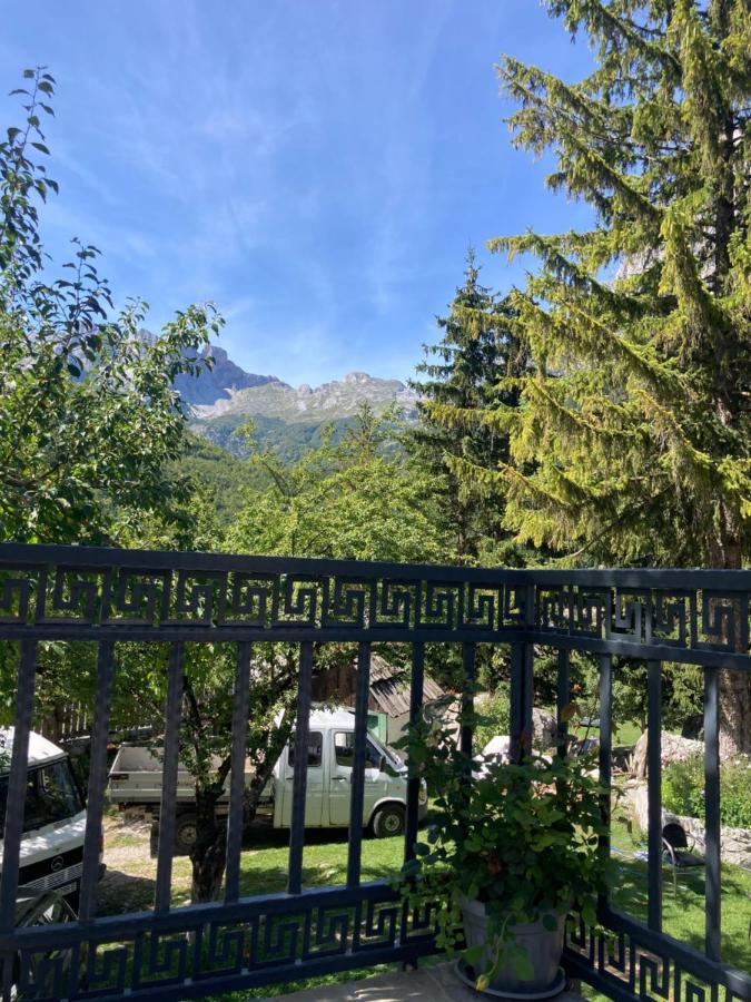 Gjestgiverier Bujtina Arturi Valbone